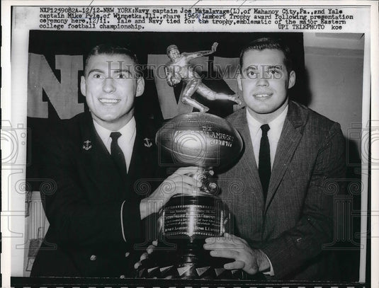 1960 Press Photo Navy Capt Joe Matalavage & Yale capt Mike Pyle - nem04385-Historic Images