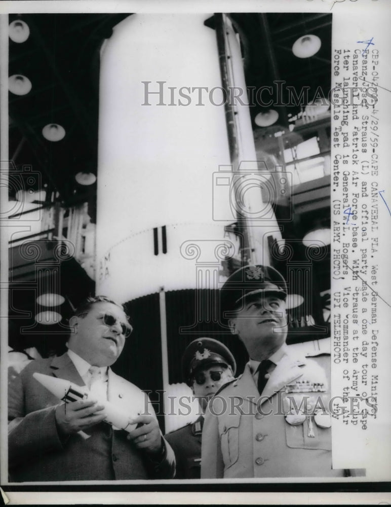 1959 Press Photo West German Defense Minister Franz-Josef Strauss at Cape-Historic Images