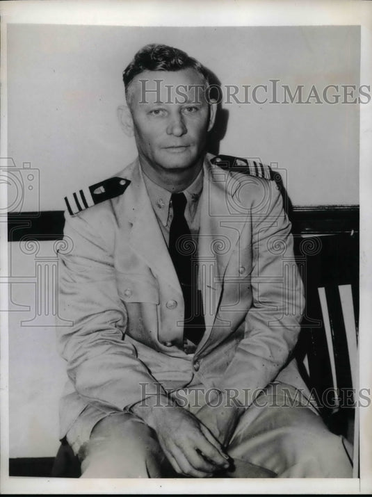 1943 Press Photo Lt. Comdr. John Vogt just after shooting daughter's attacker-Historic Images