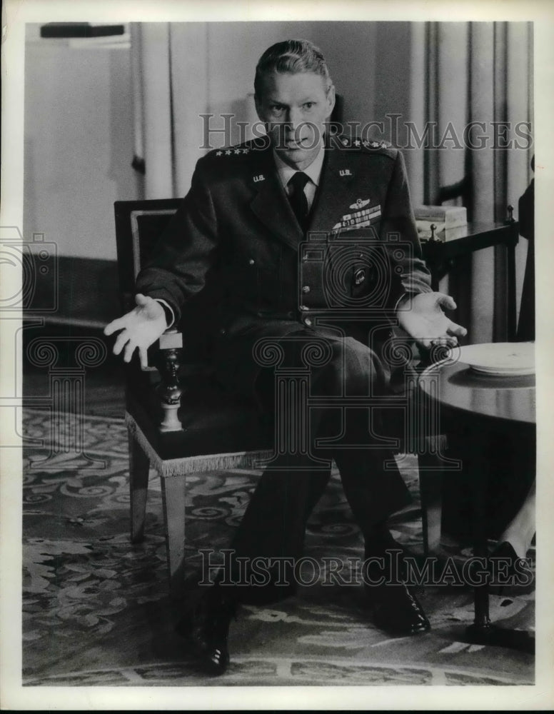 1962 Press Photo A US Military officer in his uniform - nem10610-Historic Images