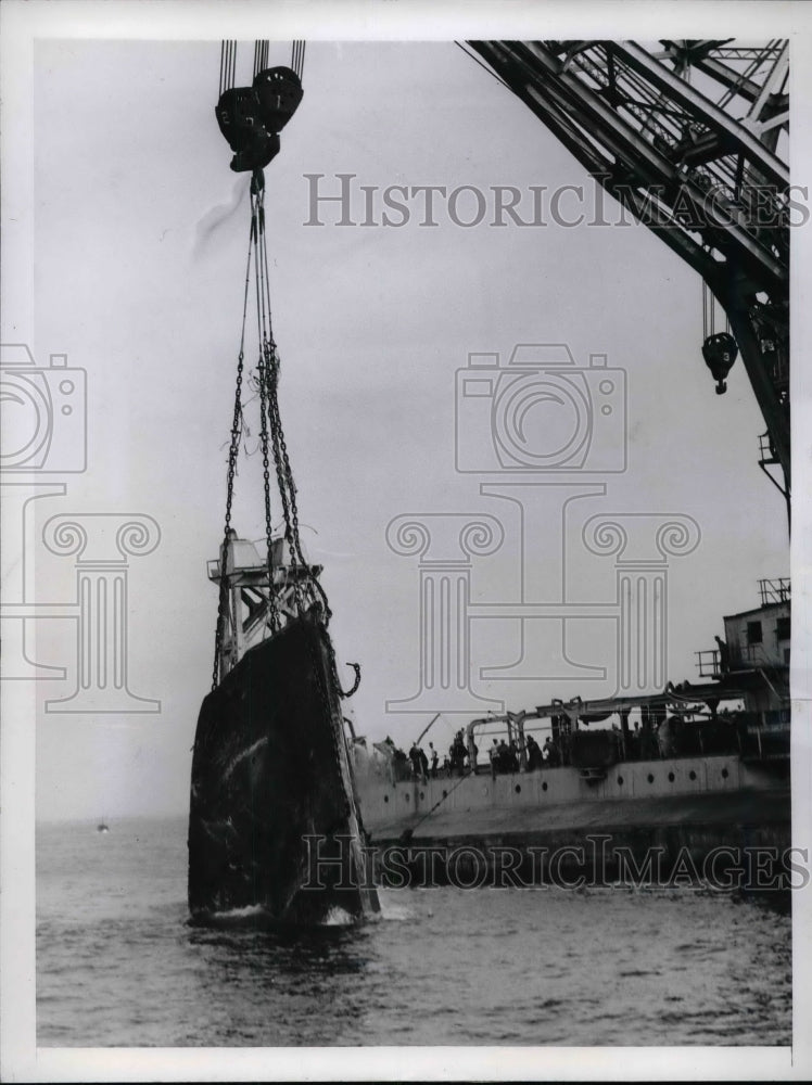 1944 Press Photo Salvage of USS Turner at Naval training in NY-Historic Images