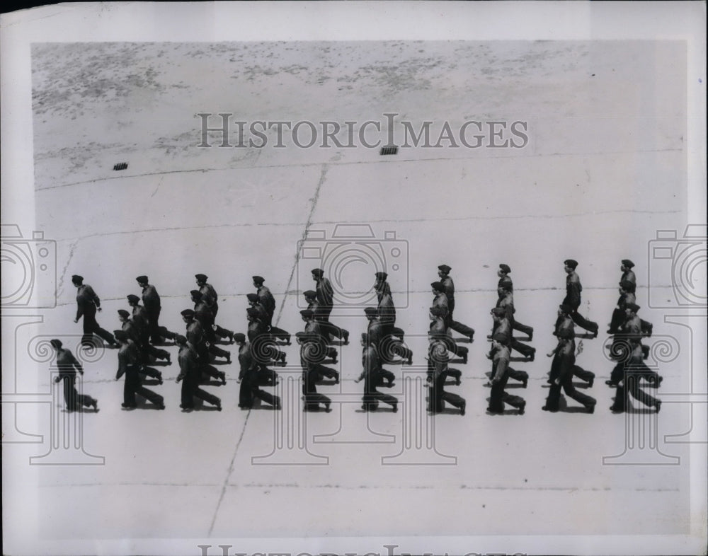 1941 Press Photo Flying Cadets of Southeast Air Corps marches at Maxwell Field. - Historic Images