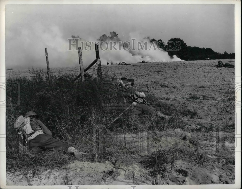 1941 Press Photo Attacking soldiers of the 13th Infantry at Columbia S.C. - Historic Images