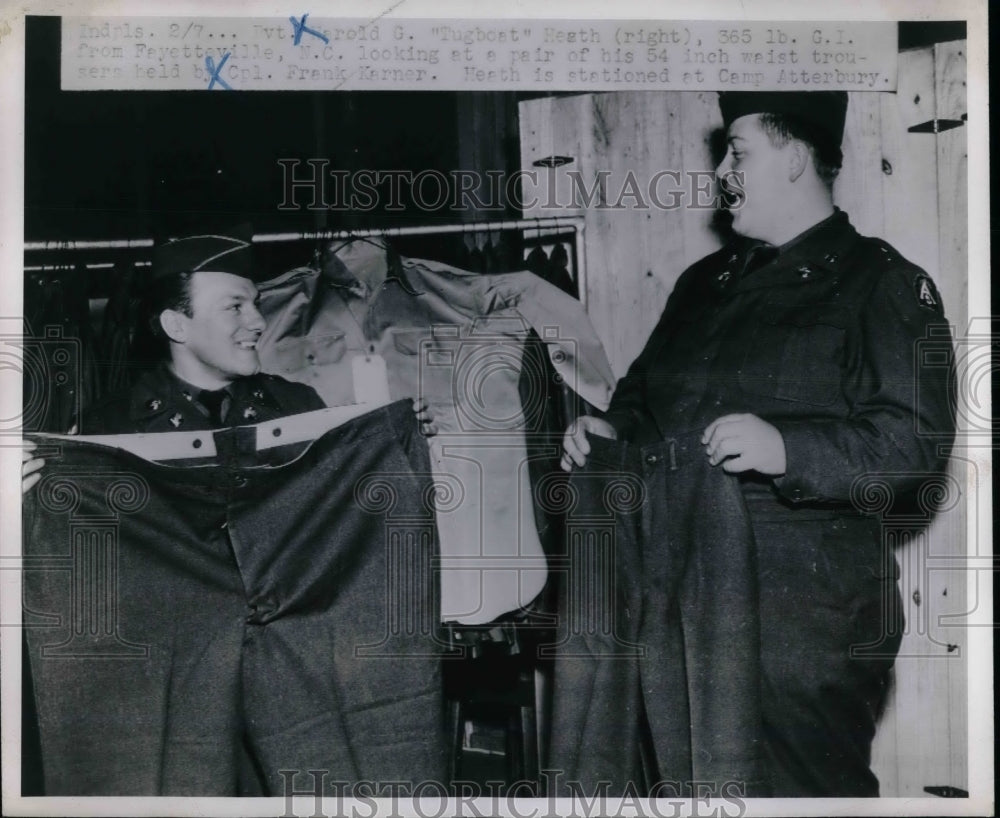 1951 Press Photo US Army soldier &amp; new uniforms-Historic Images