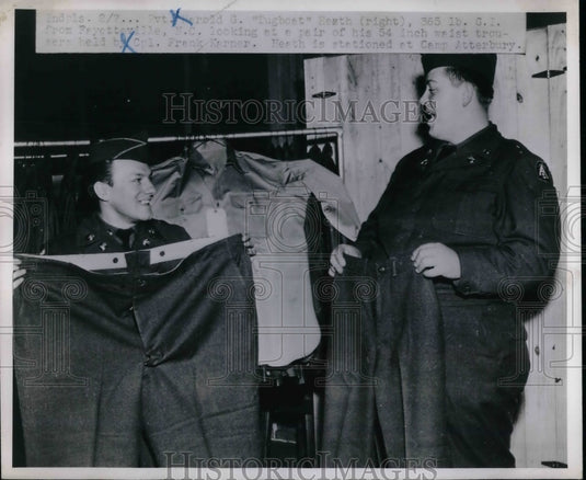 1951 Press Photo US Army soldier & new uniforms-Historic Images