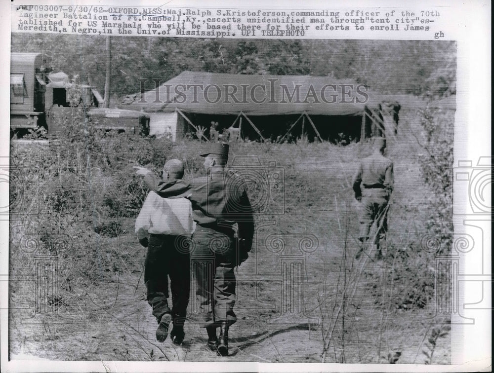 1962 Press Photo Maj.Ralph S,Kristoferson Engineer Battalion escort man.-Historic Images