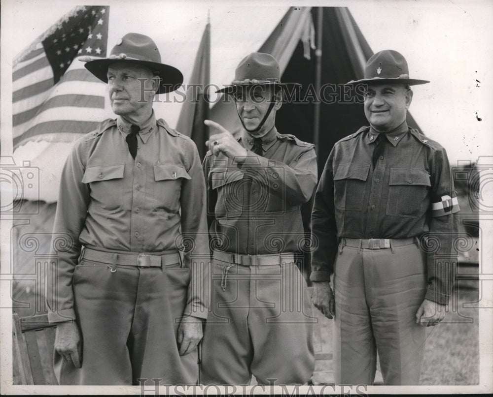 1939 Members of the Gen. Staff at 1st Div. Headquarters at Disco N.Y - Historic Images