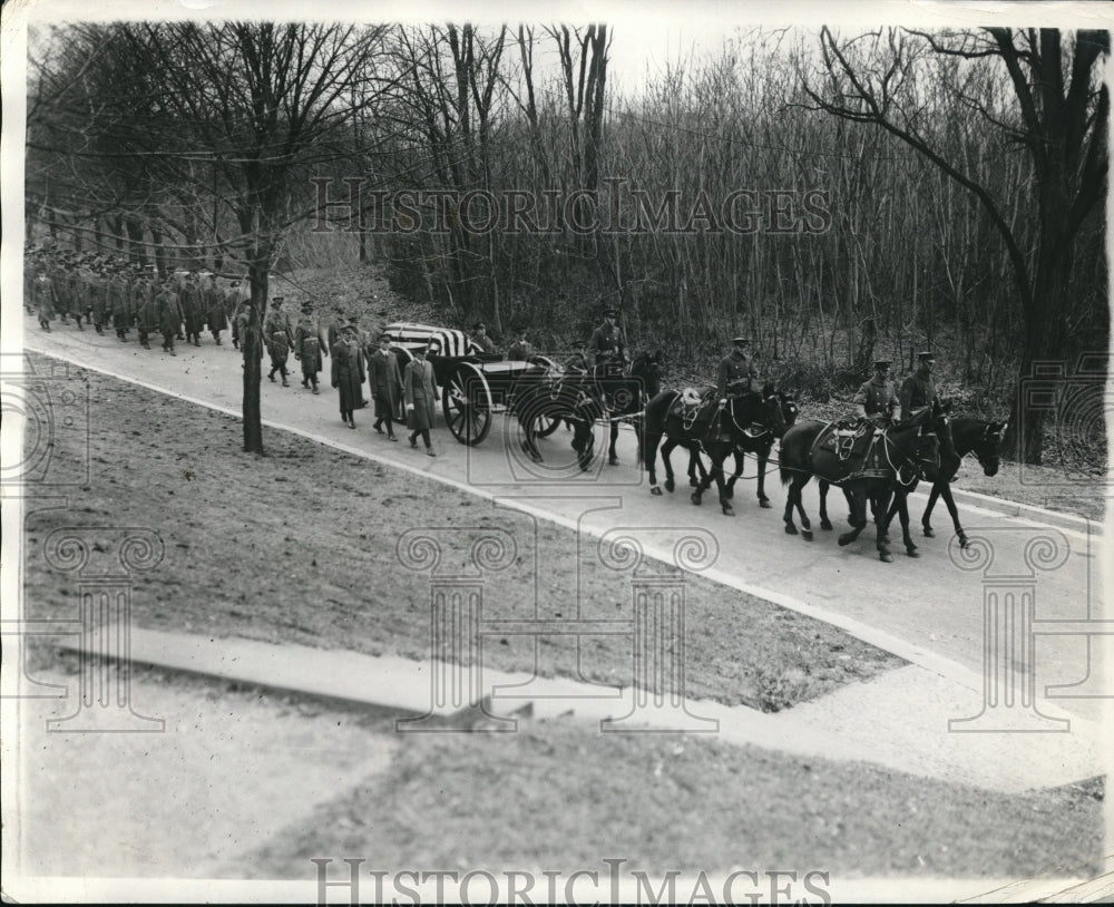 1929 Military funeral cassion at a cemetary - Historic Images