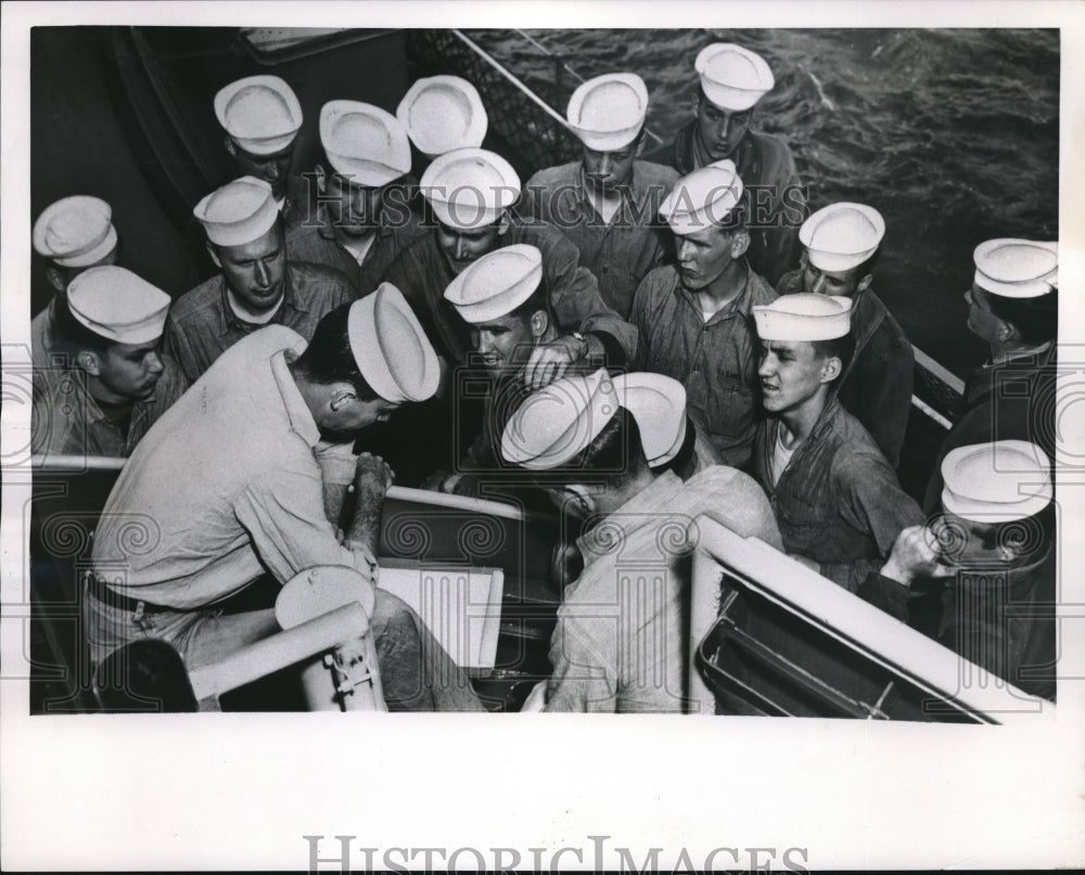 1951 Press Photo Reservist learn jobs as ship comes out of mothballs - Historic Images