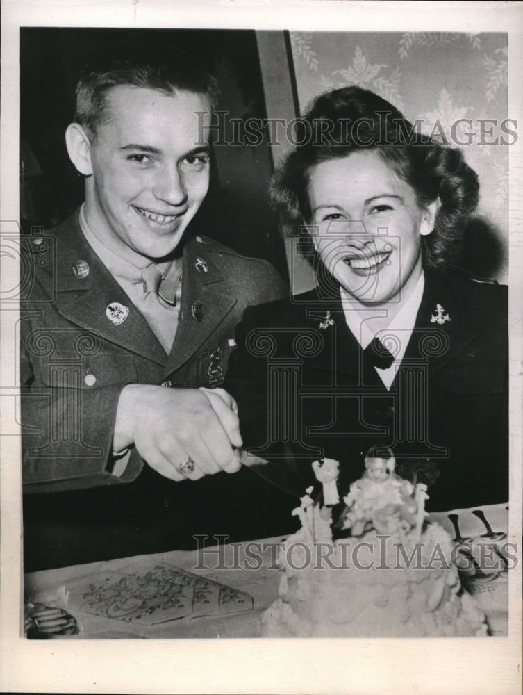 1944 Leap Year Proposal to Pvt. Dallas Fischer by Wave Storekeeper - Historic Images