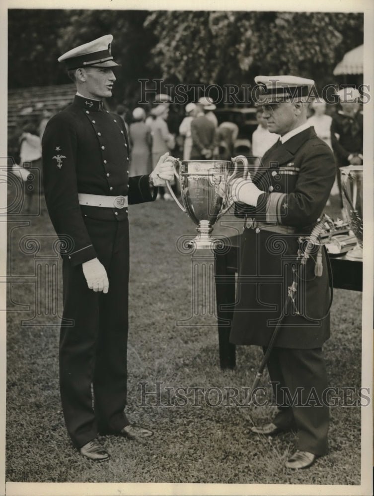 1933 Press Photo Midshipman CE Loughlin at Naval Academy , Adm FB Upham-Historic Images