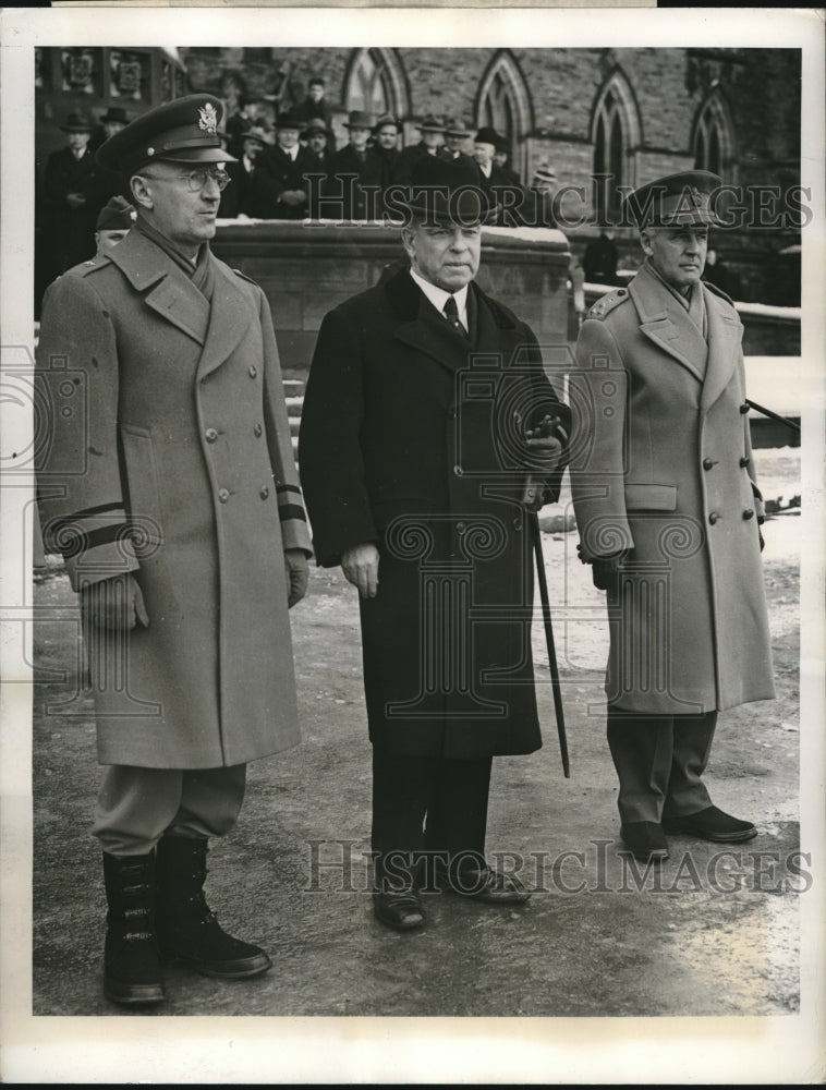 1942 Press Photo Canadian Prime Min. WLM King, Brig Gen FH Loomis-Historic Images