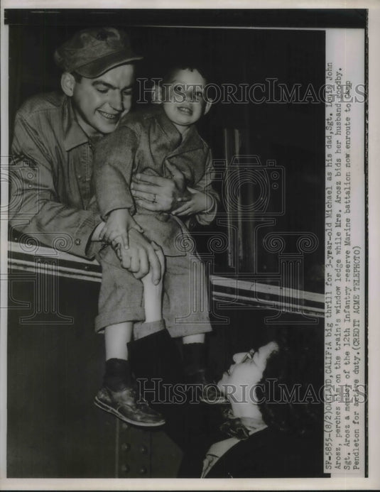 Oakland, Calif. Sgt Louis J Arosz & his wife & son Michael - Historic Images