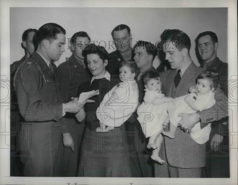 1946 War Bonds presented to Triples in behalf of 82nd Airborne Men. - Historic Images