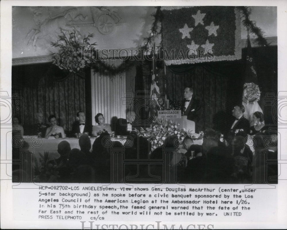 1955 General Douglas MacArthur at LA Civic banquet speech - Historic Images