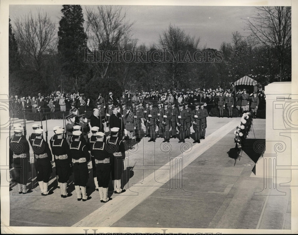 1932 Press Photo Armistice ceremony at A German flier taken to British hosspital - Historic Images