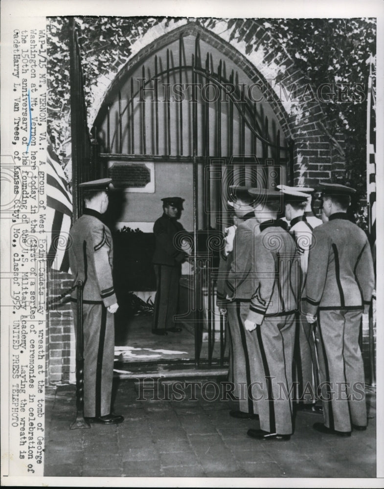 1952 West Point cadets at tomb of George Washington in VA - Historic Images