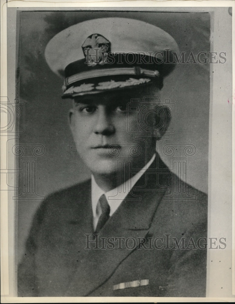 1933 Captain Gordon W Haines of Philadelphia Navy yards - Historic Images