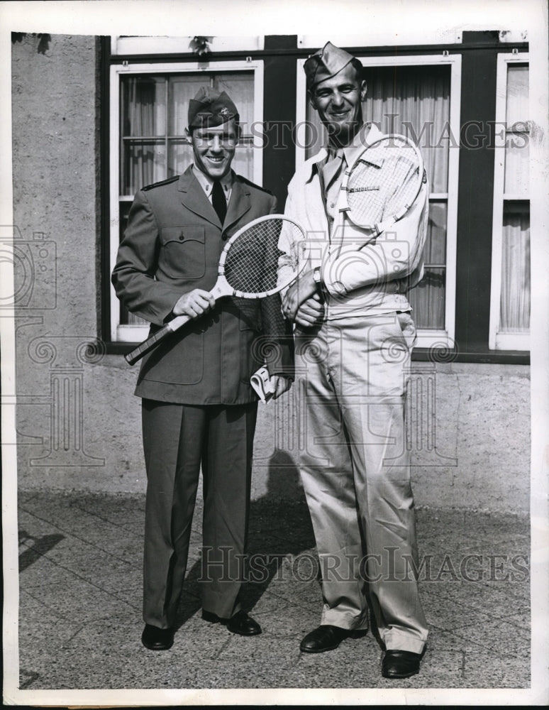 1944 Press Photo Lt jg Don McNeil &amp; Pvt Frank Kovacks tennis playes now military-Historic Images