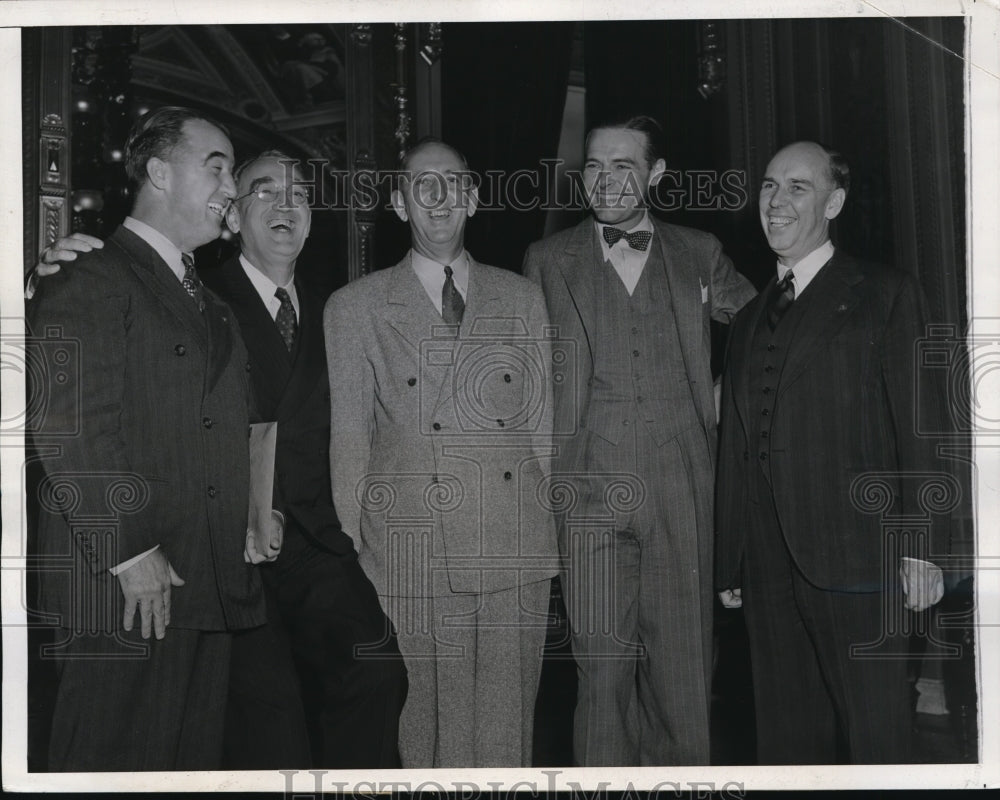 1943 Press Photo Five Senators deliver report in Washington on war front tour-Historic Images