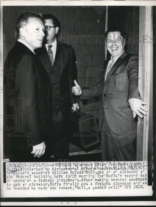 1962 Press Photo Teamster President Jimmy Hoffa gets on elevator - Historic Images