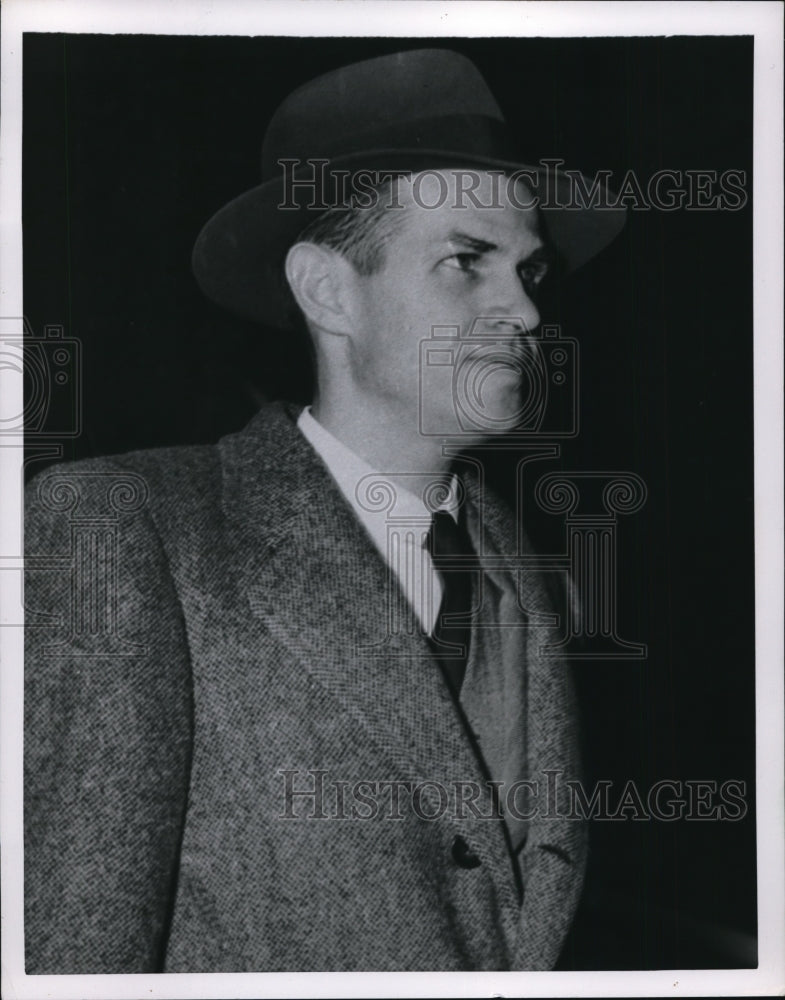 1954 Press Photo Mr Alger Hiss at a trial probe - Historic Images