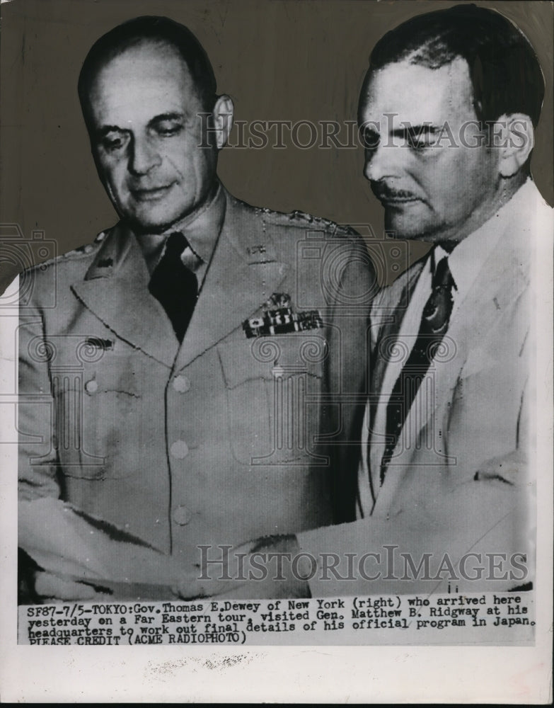 1951 Press Photo Gov Thomas Dewey of NY Arrives on Far Eastern Tour - Historic Images