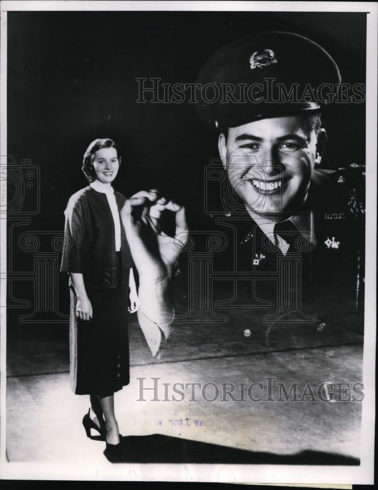 1954 Press Photo Bernie Boyer Student at Univ of Illinois Chosen Pershing Queen - Historic Images