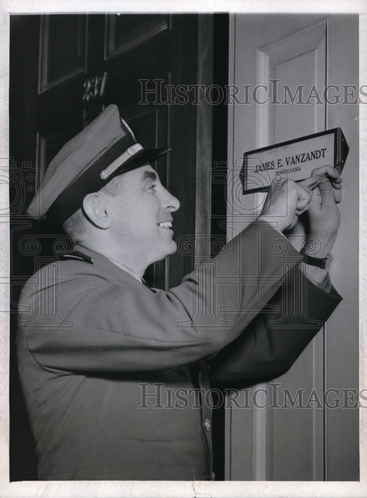 1943 Press Photo DC Rep James E Van Zandt of Pa resigns to join active service-Historic Images