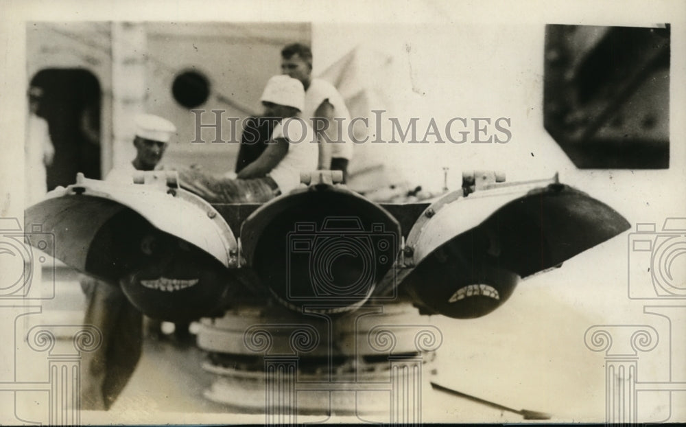 1928 Press Photo Saliors of the USS Cinncinati with torpedoes in Manila-Historic Images