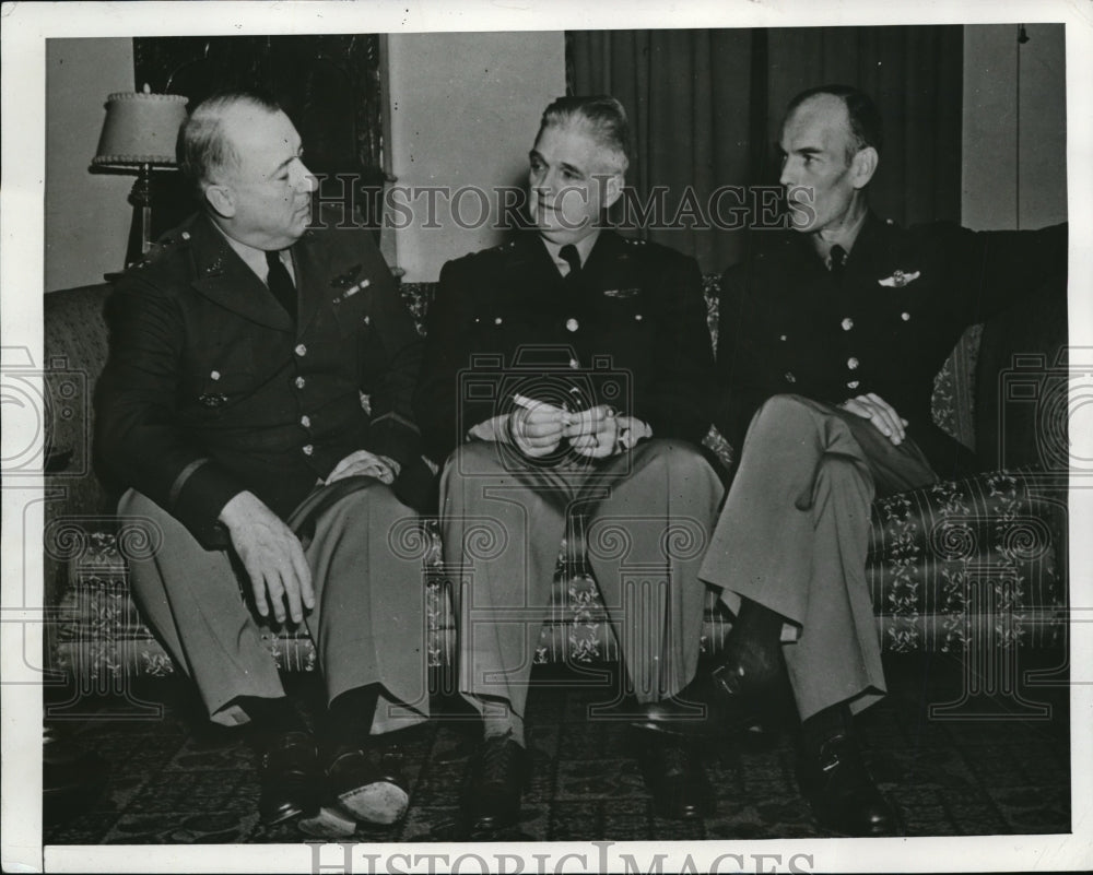 1942 Press Photo Dc meeting Maj Walter Weaver, Maj Gen Rush Lincoln - nem37145-Historic Images