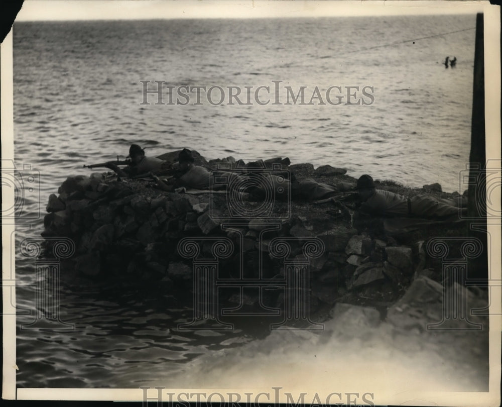 1925 Press Photo West Point Military Academy Rifle Team Firing on Hudson River - Historic Images