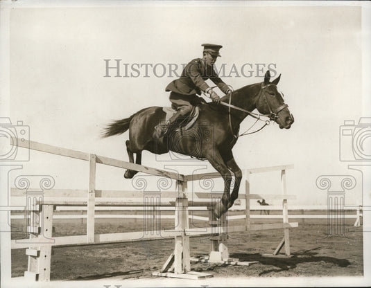 1932 Press Photo US Army Horse show team practice at Governor's Island NY - Historic Images