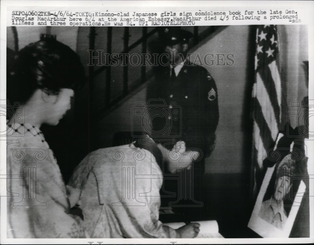 1964 Press Photo Toyko Japanese girls sign condolences for late Gen MacArthur-Historic Images