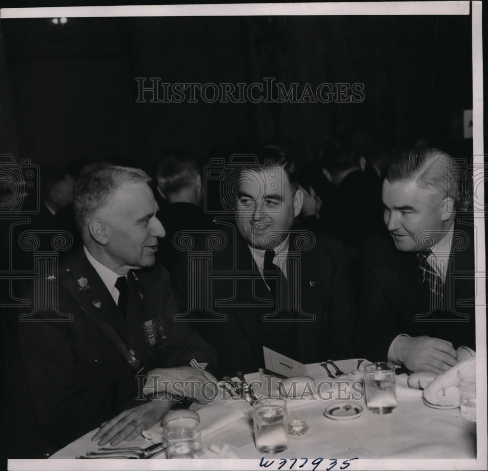 1937 Press Photo Gen Charles Cole Gov Charles Hurley &amp; John Delaney at luncheon-Historic Images