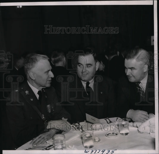 1937 Press Photo Gen Charles Cole Gov Charles Hurley & John Delaney at luncheon-Historic Images