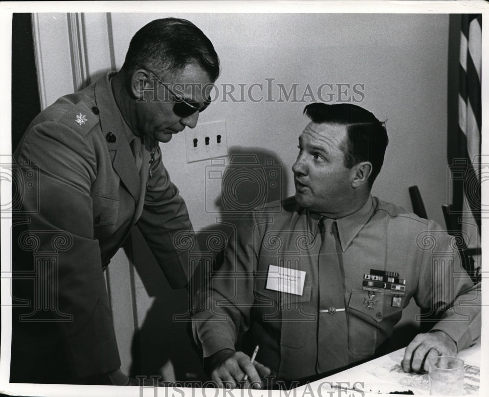 Press Photo Two Unknown Military Men - nem37867-Historic Images