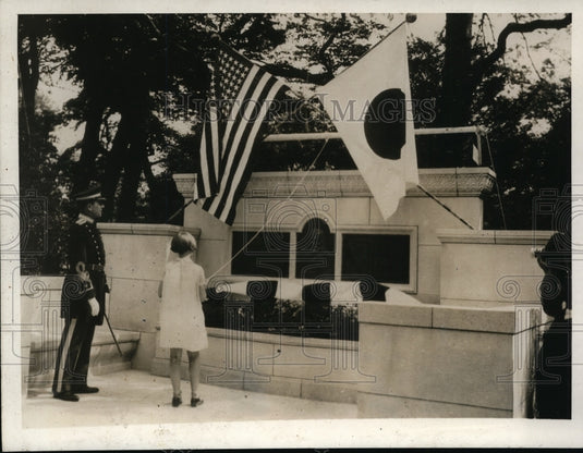 1930 Press Photo Lt Col McLlroy & Daughter Jane Unveil Tablet in Far Off Japan-Historic Images
