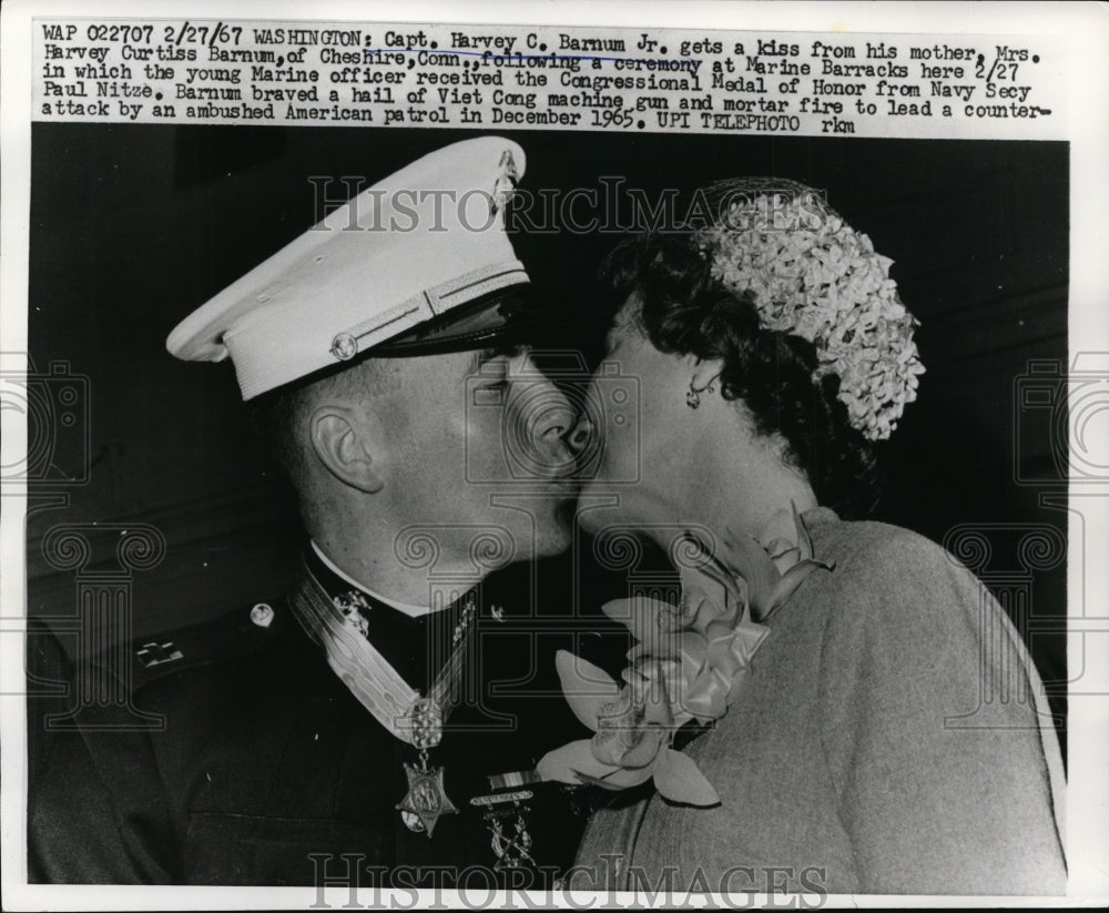 1967 Press Photo Dc Capt Harvey C Barnum Jr Marine Medal Of Honor Winn Historic Images 