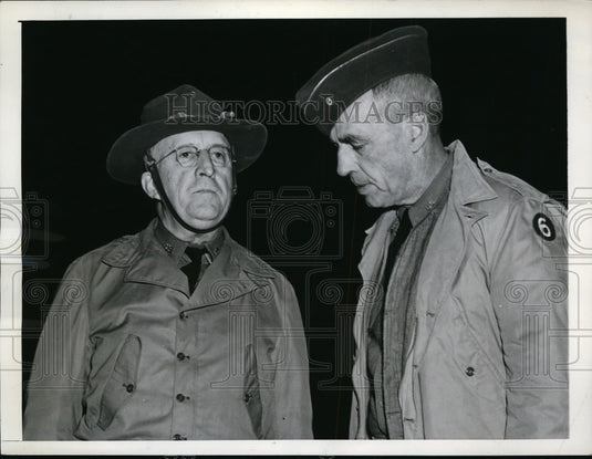 1941 Press Photo Hugh Drum & Karl Thursdell at Army Maneuver Critique in Monroe - Historic Images