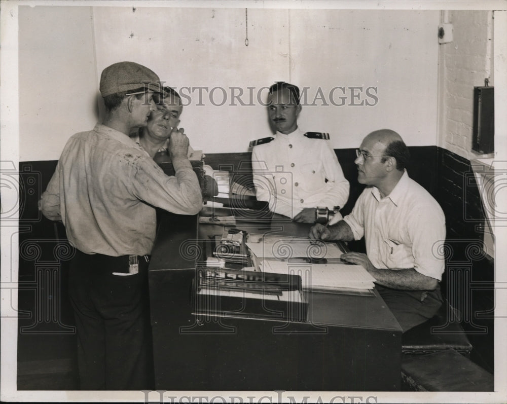 1937 Press Photo Philadelphia Navy Yard Employees Vote for Bargaining Agency - Historic Images