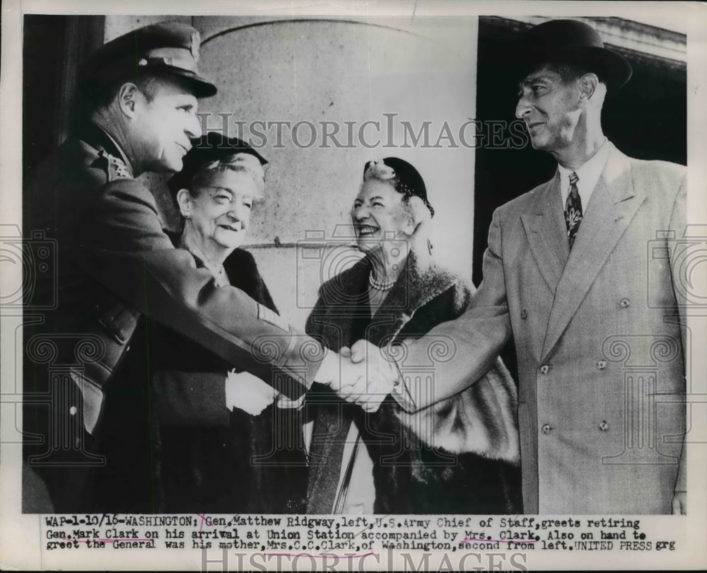 1953 Press Photo Gen Matthew Ridgway Greets Gen Mark Clark at Union Station - Historic Images