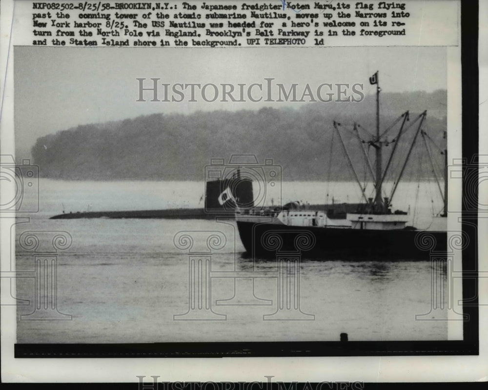 1958 Press Photo Brooklyn NY Navy sub Nautilus &amp; Japanese freighter Kotan Maru-Historic Images