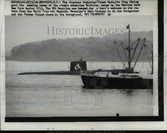1958 Press Photo Brooklyn NY Navy sub Nautilus & Japanese freighter Kotan Maru-Historic Images
