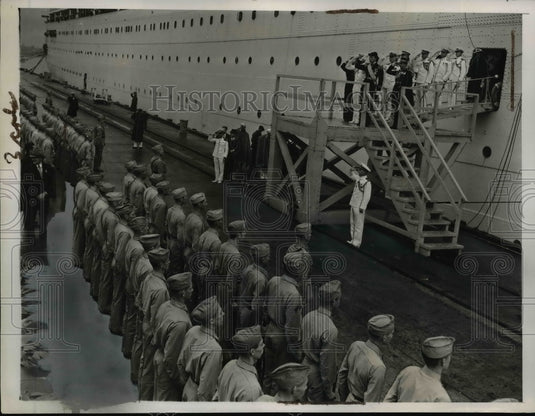 1938 Press Photo Prince Bertil of Sweden Arrives at Philadelphia Navy Yard-Historic Images