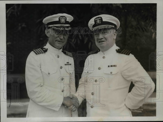 1935 Press Photo Philadelphia Navy yard Capt Percy Foote & Father Ed Duff - Historic Images