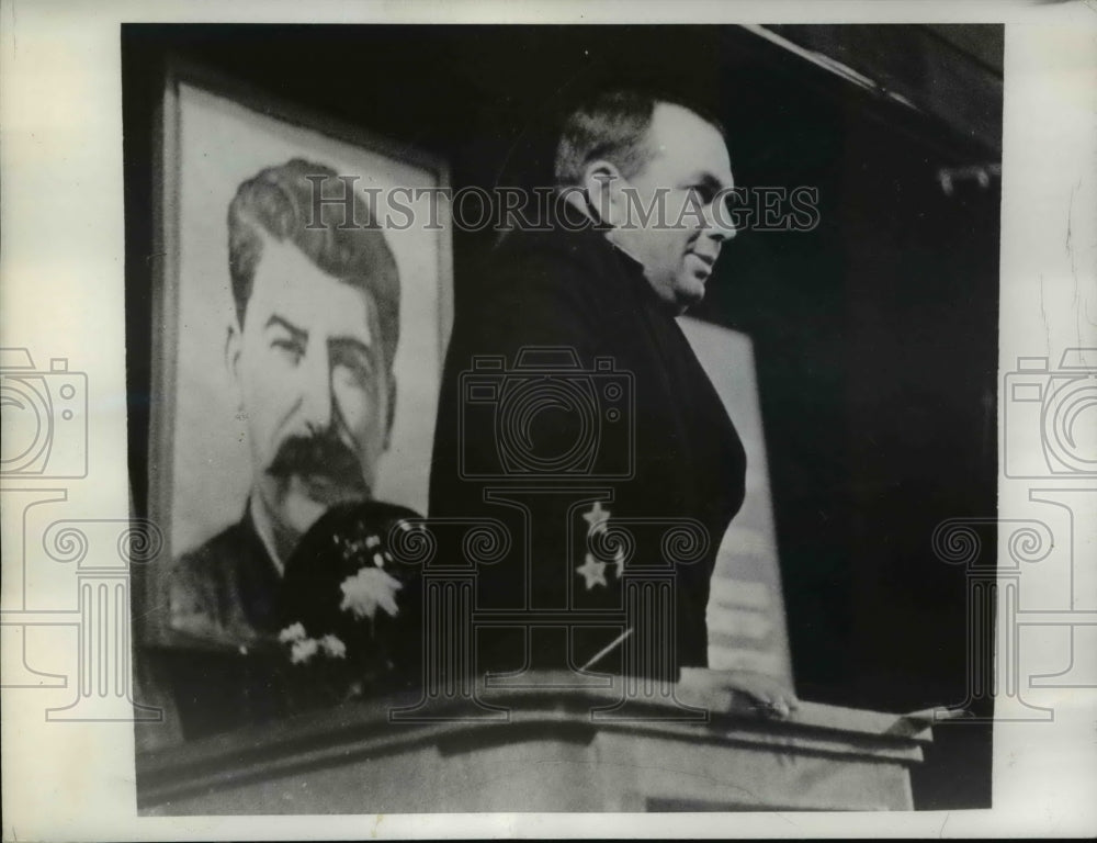 1936 Press Photo Colonel K. Kovalkov Addresses Newsmen - Historic Images