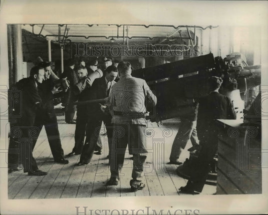 1939 Press Photo British Merchant Marines Receive Gunnery Training - Historic Images