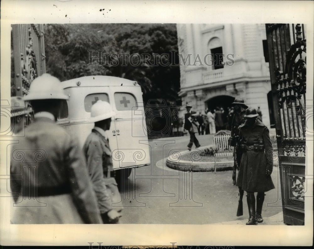 1938 Press Photo Rio de Janiero Brazil troops at Guanabara Palace revolt - Historic Images