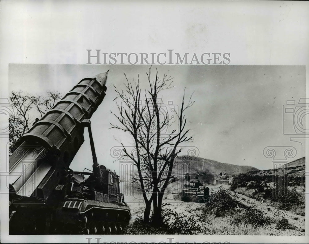 1962 Press Photo Soviet military unit on tactical exercise with rocket launcher-Historic Images